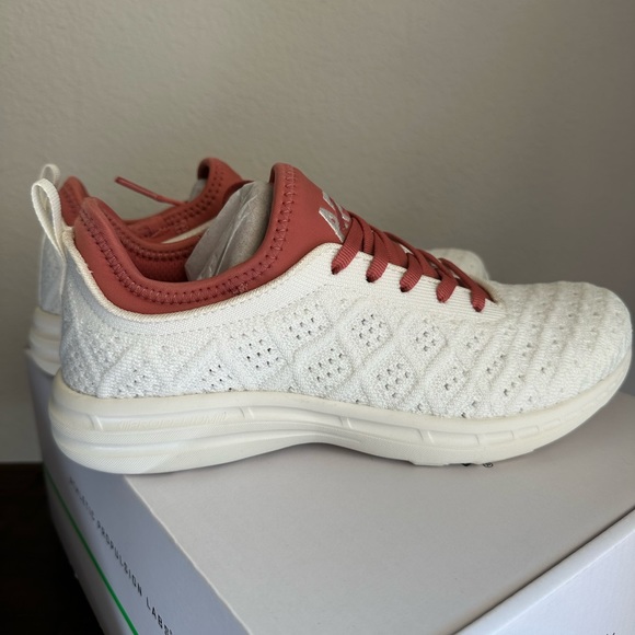 brand new APL techloom phantom - Picture 3 of 5